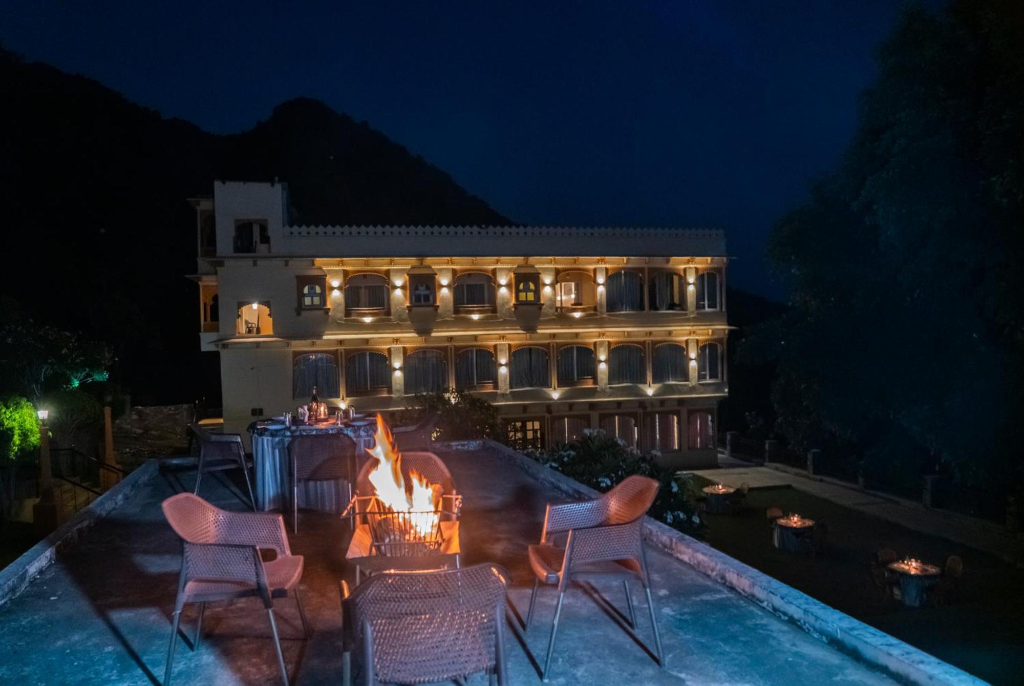 Udai Nature Valley Resort - A Peace Full Farmhouse Resort Удайпур Экстерьер фото